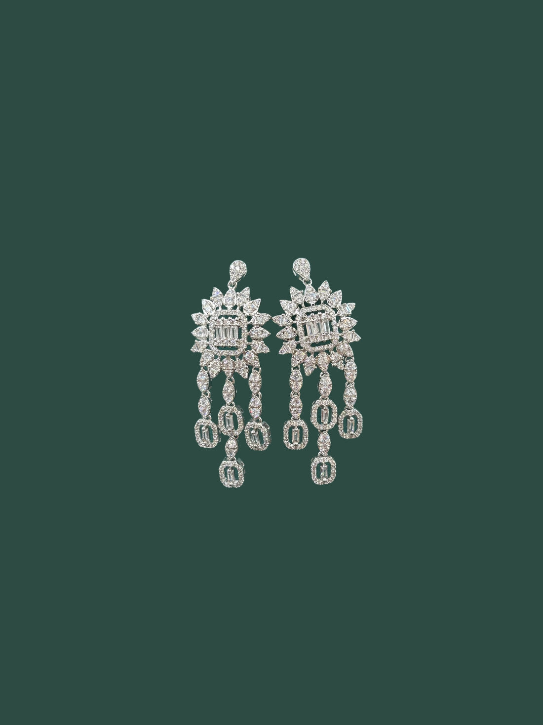 Queen Style Luxury Silver Bridal Jewelry Set – Sparkling Necklace, Earrings, Ring & Bracelet